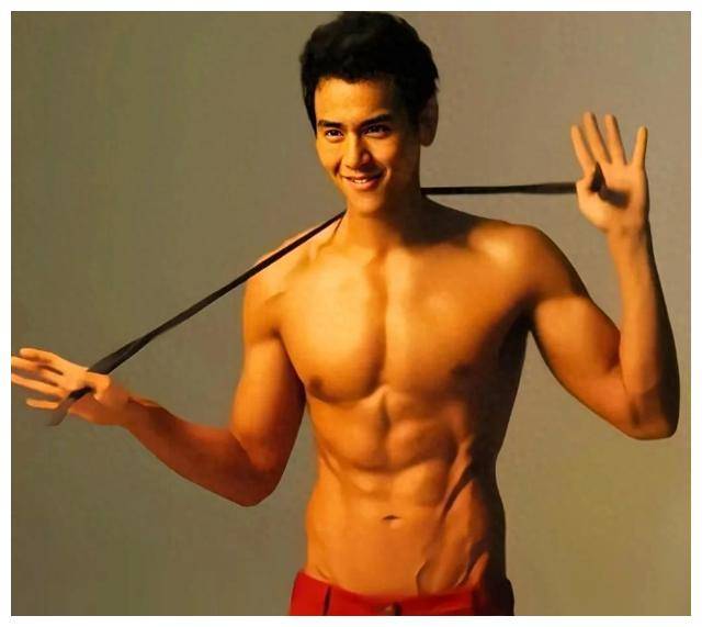 揭秘男明星的裸体艺术,彭于晏闪耀台湾影坛,引领新风潮.