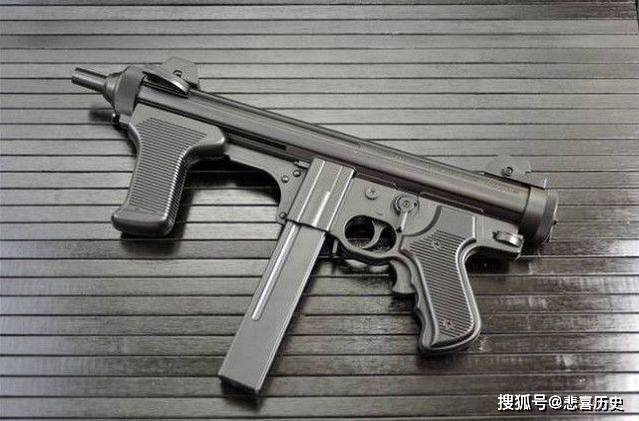 意大利m12s冲锋枪被公认为是世界上最好的冲锋枪,m12型有三种容量的