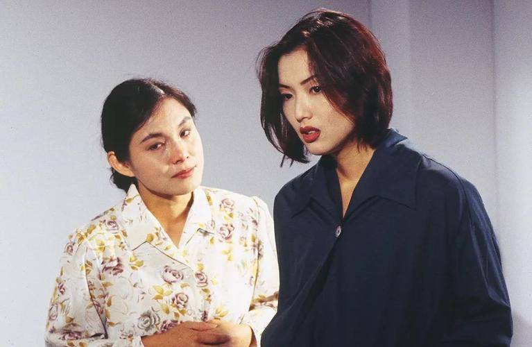 港星李影去世终年70岁,几天前在家中摔倒,拒绝就医后不治身亡_刘松仁