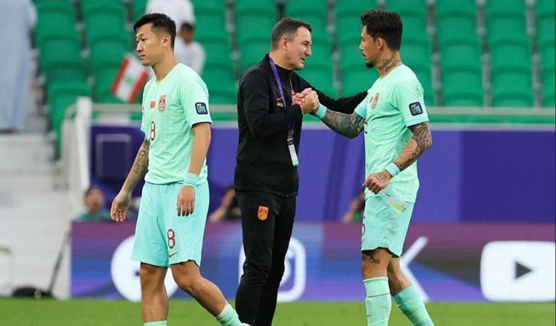 奎罗斯接手阿尔及利亚,国足新帅瞄准前泰山主帅_伊万_亚洲_球员