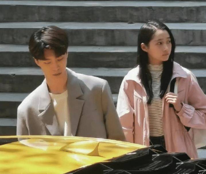 《曾少年》路透:关晓彤变温柔甜美少女,与霸总范丞丞cp感十足_感觉