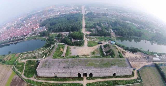 辛亥革命后,府城建制被取消,凤阳县从此沦为了安徽省下辖的一个县.