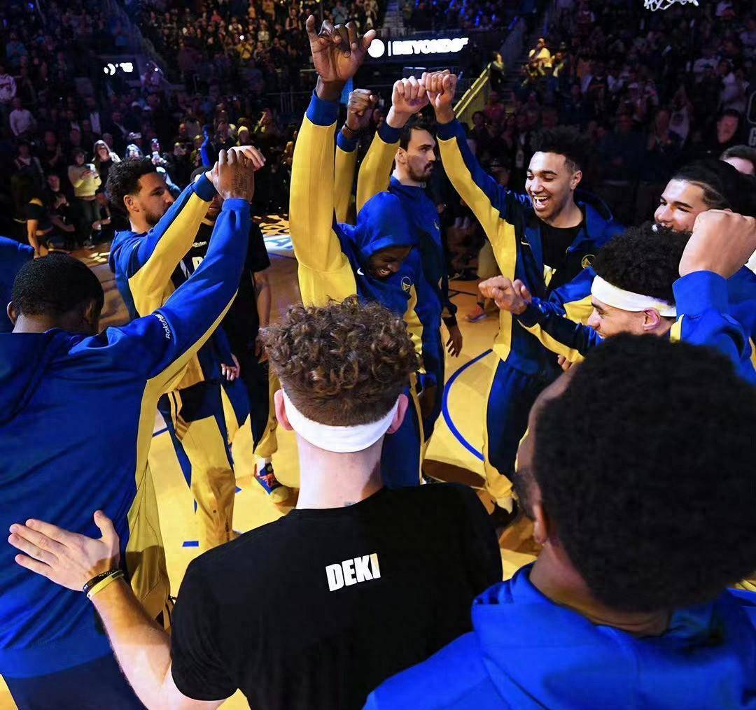 库里32 8怒吼庆祝,湖人季后赛或出局_勇士队_维金斯_进入状态