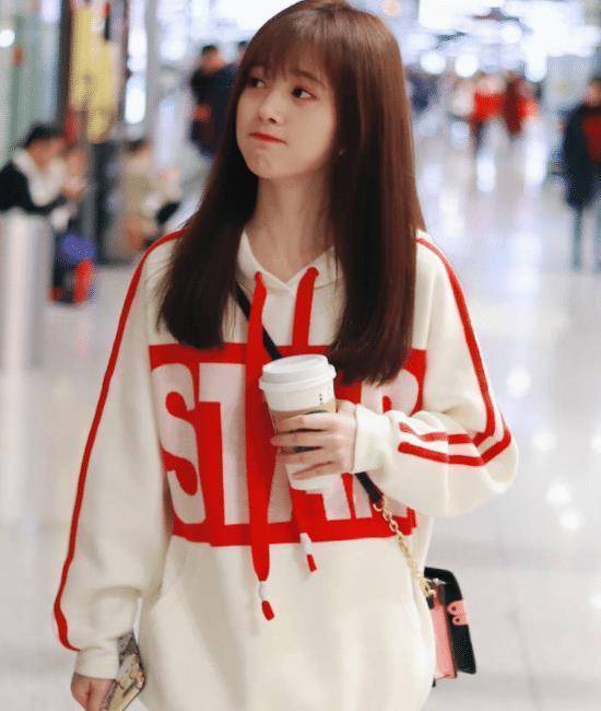 鞠婧祎晒卸妆视频,大力搓脸揉鼻子力破整容传闻,真实皮肤让人羡慕