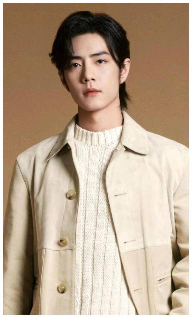 肖战机场遭私生围堵,怒斥代拍!太疯狂了!_行为_明星_劝告