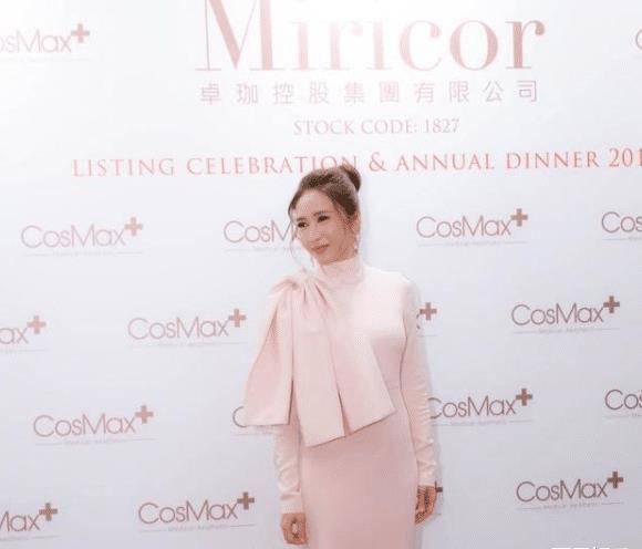 黎姿素颜近照曝光,五官精致无可挑剔,皮肤状态很好_气质_女神_衣服