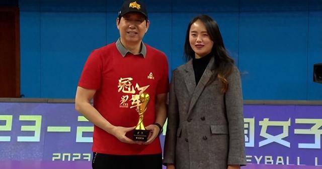 紧接着天津女排夺冠后,主帅王宝泉在接受媒体专访时透露了一些重要