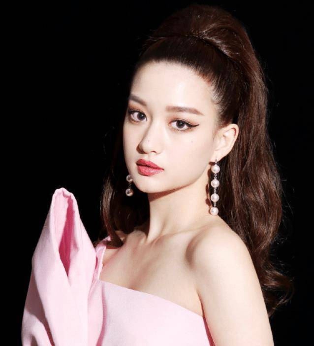 曾被中日韩称为漫画脸神颜的susan,旧照曝光后,男粉失恋了_美女_长相