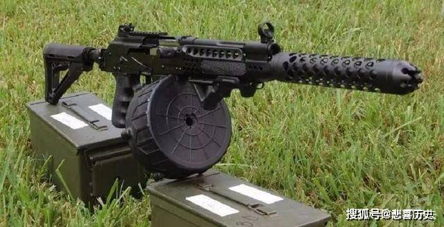 赛加saiga-12自动霰弹枪,90年代俄罗斯在ak突击步枪结构和原理基础上