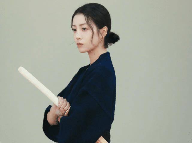 与杨幂解约后李溪芮终于官宣新剧!