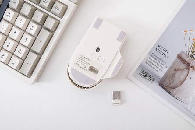 洛斐小方98三模机械键盘体验:复古感设计,手感软弹,久敲不累