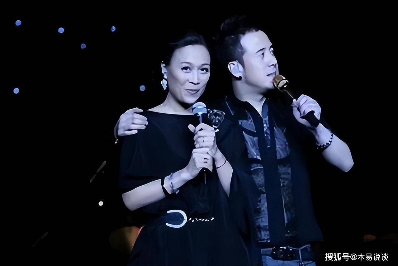 左拥右抱,私生活放荡,杨坤和那英两人到底是什么关系?_音乐_白雪_互动