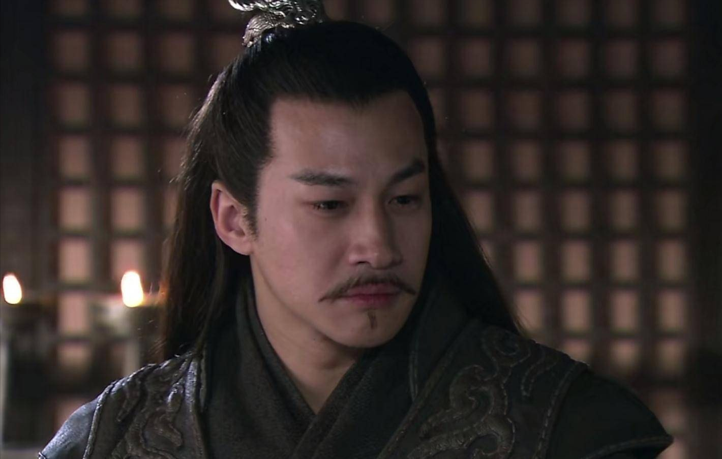 曹操猛攻徐州,吕布惨败,投降被杀,孙策受降太史慈,攻