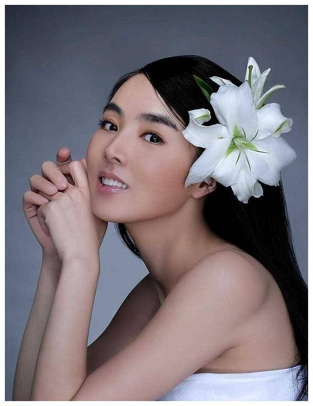 50岁未婚女星,戏里博得赞誉,戏外坚守个人原则_姜宏波_演技_成为了