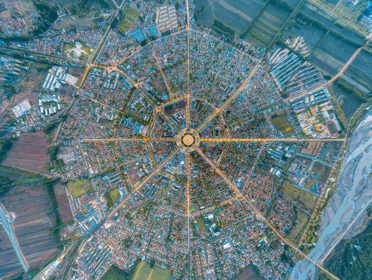 伊犁特克斯八卦城:神秘东方智慧的城市传奇_文化_历史_游客