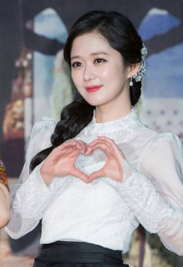 43岁张娜拉近照曝光,脸嫩得像二十几岁,曾因说错话遭网友抵制_中国