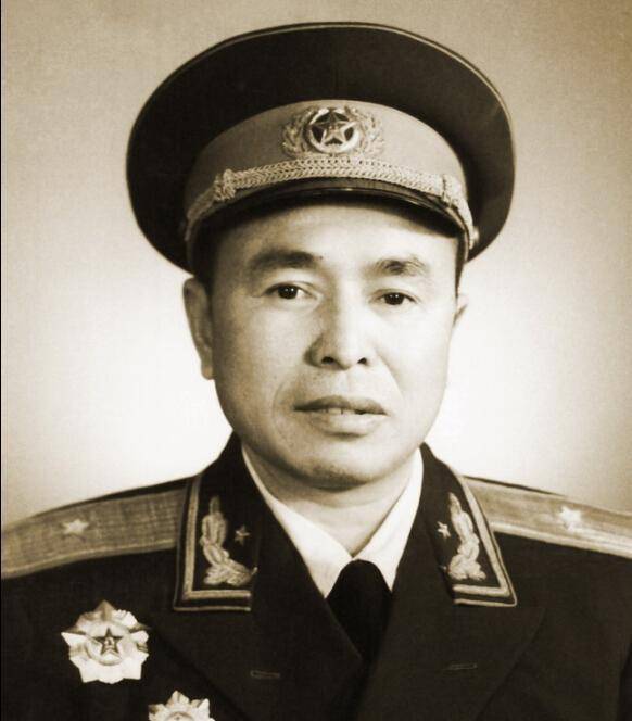 该旅兵分三路,吴诚忠和何耀榜率领主力杀向了麻城,一个团杀向了罗田