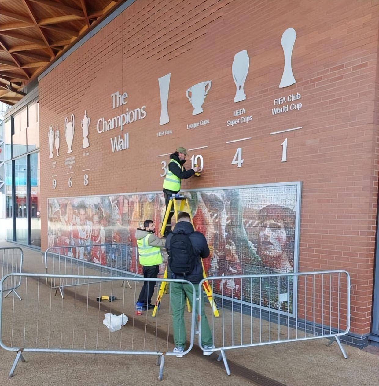 "三队"年轻球员力压切尔西,利物浦冠军墙一夜翻新!