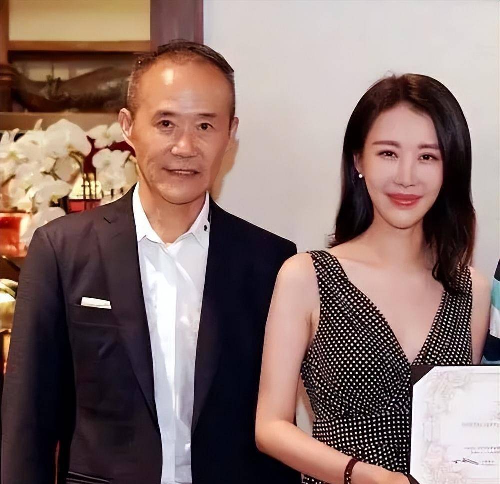 3岁女儿同行,田朴珺脖颈纹身抢眼_古天乐_网友_带着