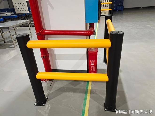 高分子柔性护栏在叉车工作中的应用_维修_防撞_传统