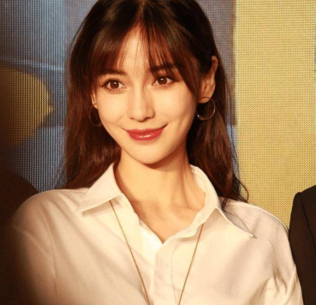 穿亲子装超有爱,生图下的腿亮了:不愧是模特出道_baby_黄晓明_带着