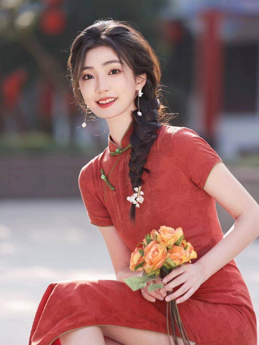 旗袍拍照9个姿势,简单易学,拍照气质又漂亮_照片_扇子_笑容