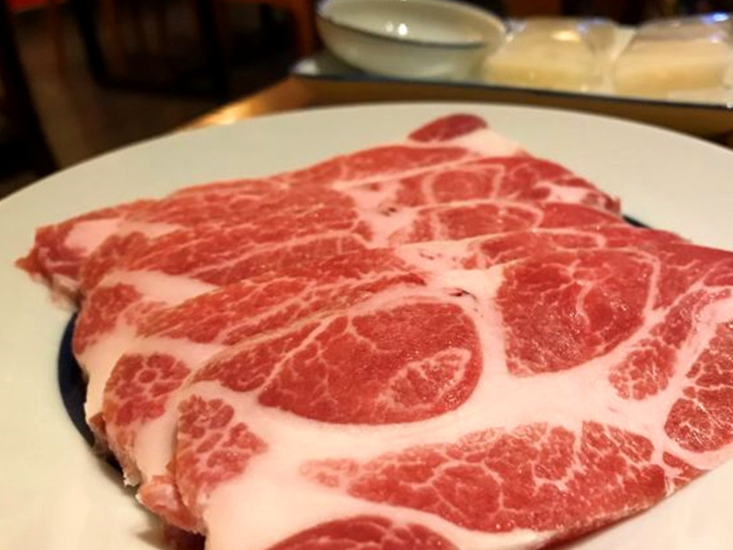 比脸还大的章鱼,难得一见的海葡萄,今天终于去这家店拔草了_寿喜锅