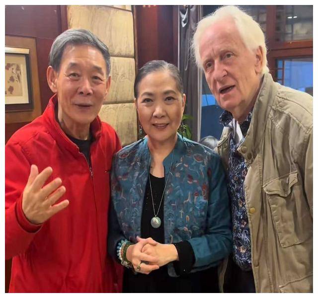 老戏骨云集,沈丹萍携外籍老公亮相,宋晓英惊艳回忆闪耀_岁月_经典