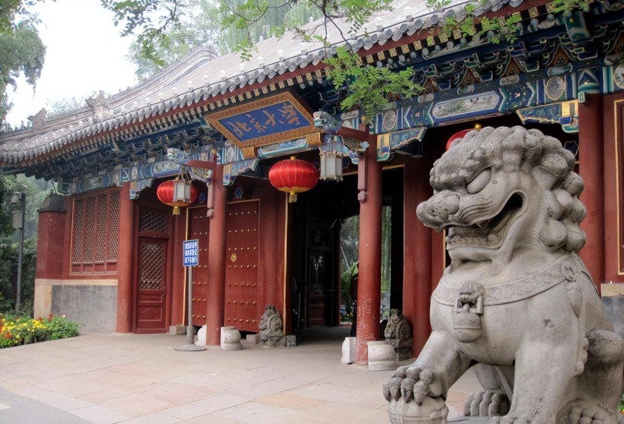 从北京大学毕业后,叶曼到辅仁大学当哲学系副教授,而田宝岱则成了一名