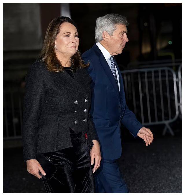 然而在现实生活中,卡罗尔·米德尔顿夫人展现出了她作为一名母亲和