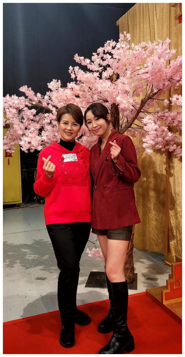 黎燕珊_吴嘉仪_生活