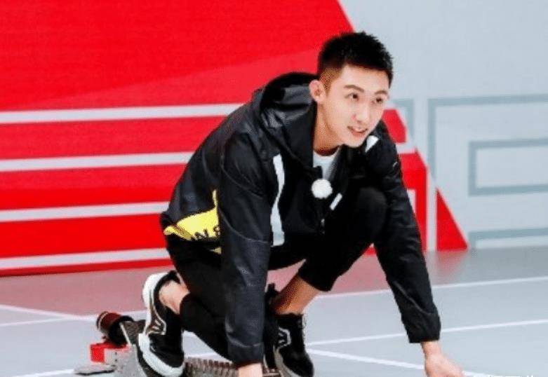 黄景瑜邓亚萍杨鸣同框,最萌身高差太可爱!