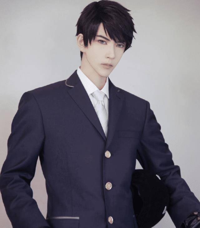 "男装大佬"熊祁向广大网友征婚,择偶标准令人心动,粉丝坐不住了_因为