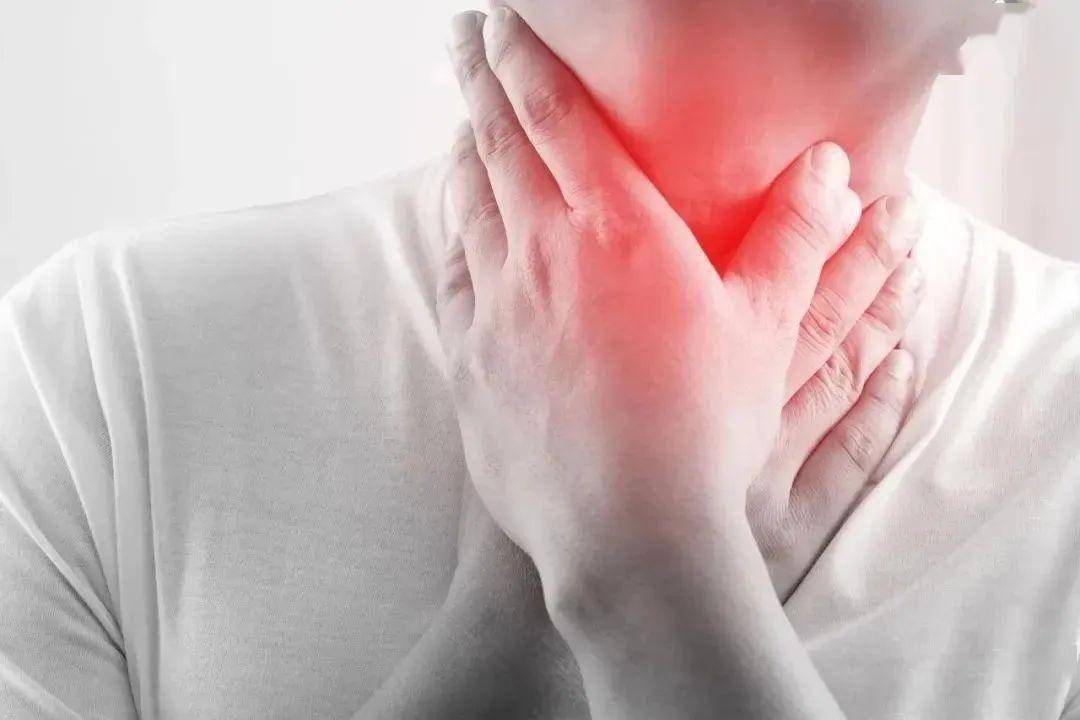 喉咙疼痛可能是急性会厌炎,不要当成感冒引起的咽喉痛!