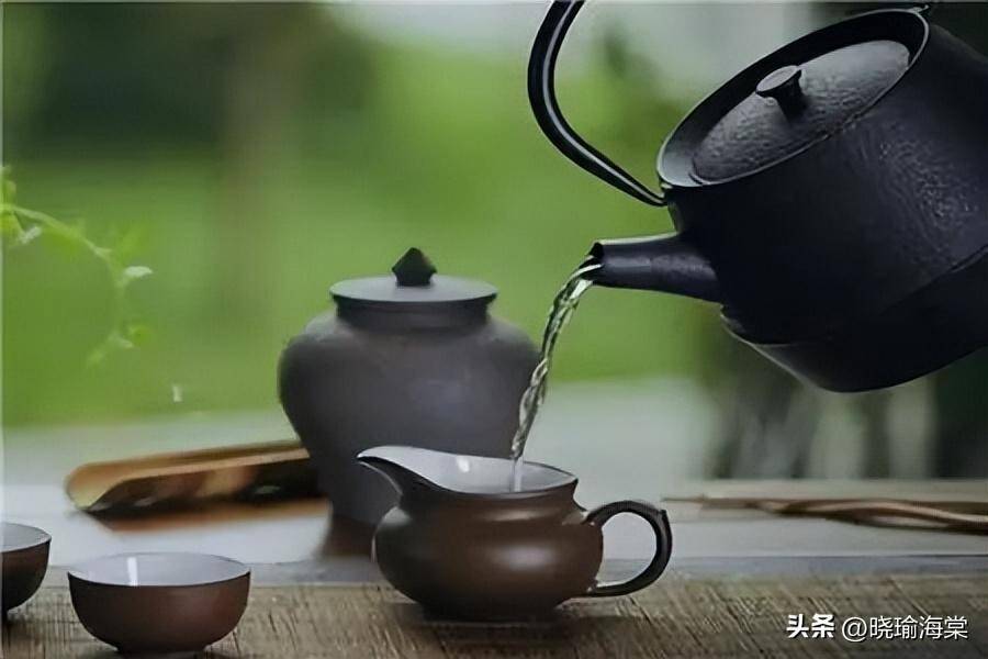 "反向喝茶"不可取,奉劝爱喝茶的人,尽量远离喝茶时的4个误区_茶叶