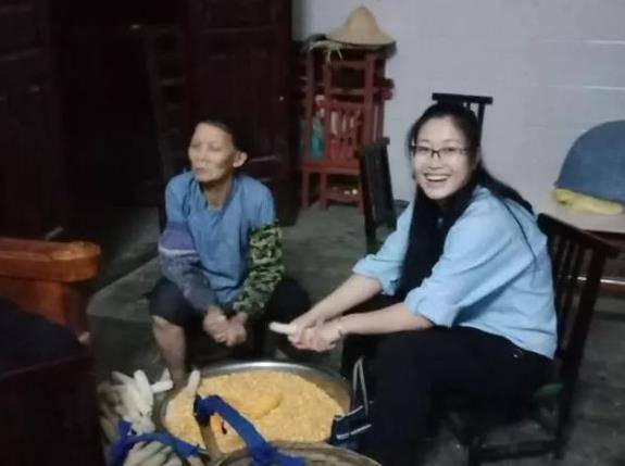 牺牲时年仅30岁,遗愿至今仍被继承_黄文秀_父亲_黄忠杰