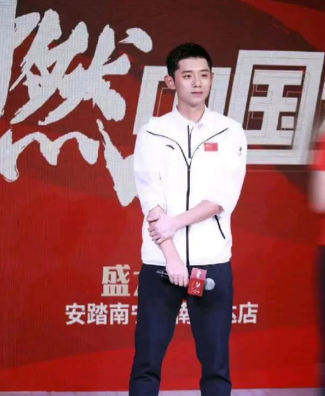 张继科与安踏解约,如今安踏再度回应,再度登上微博热搜.