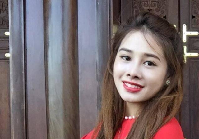 拒富豪求爱,裸嫁中国穷小伙,越南"紫霞仙子"走红网络_刘玉薇_赵祥