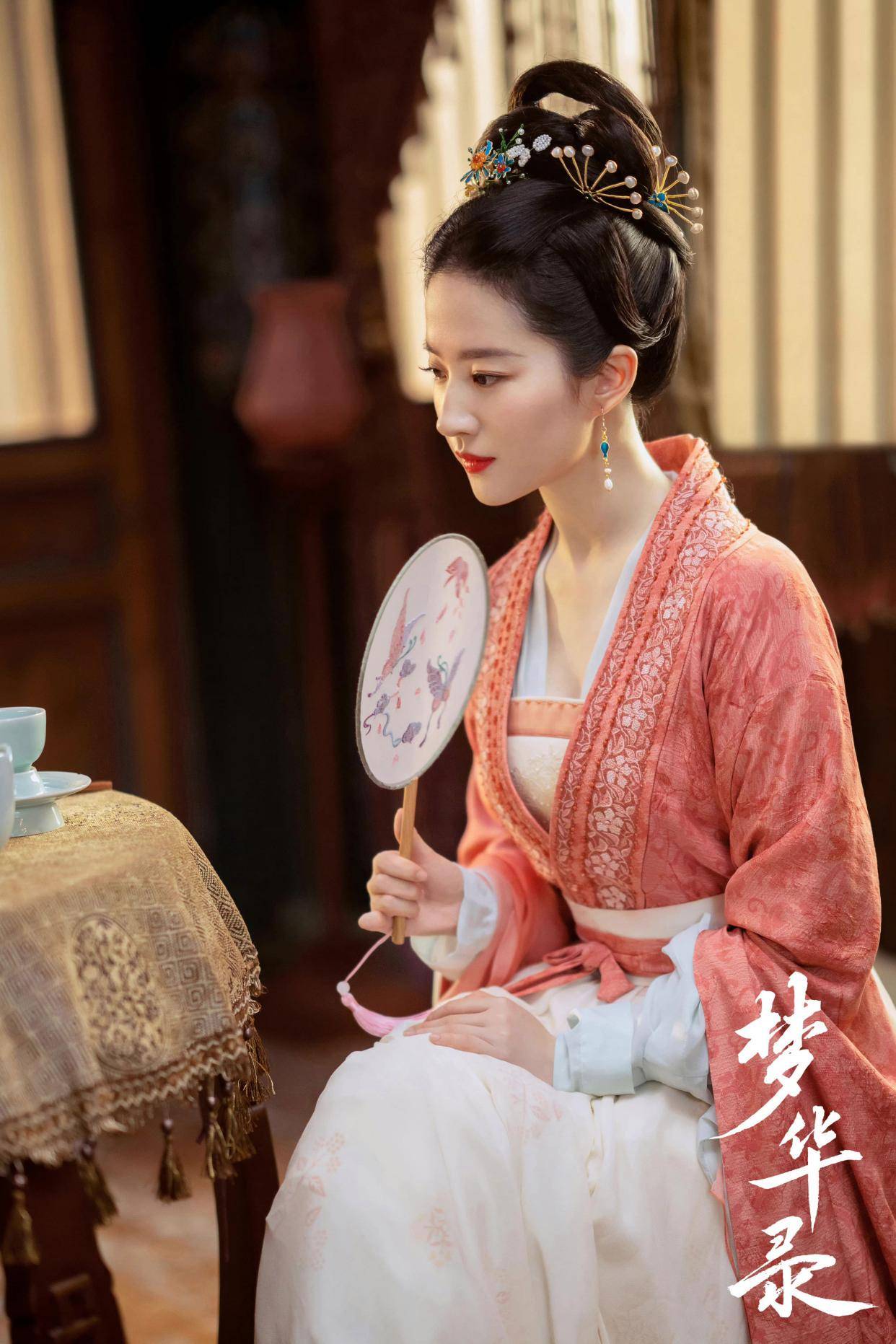 6大当红美女被提名,刘亦菲陈都灵呼声高_万茜_李沁_作品