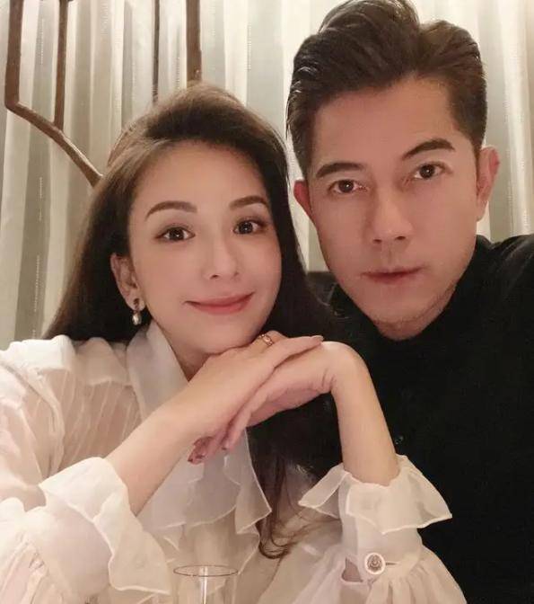 天王嫂方媛晒中学时期照片,誓破整容传言,反遭网友质疑照片ps_郭富城