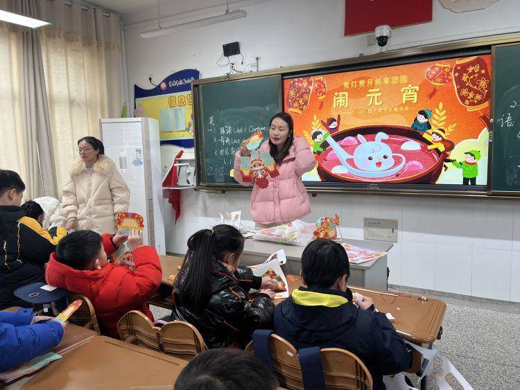 淮安市实验小学:龙腾启新岁 巧手做灯笼_花灯_文化_传统