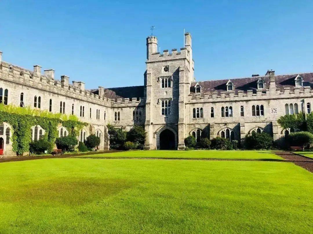 03爱尔兰硕士申请爱尔兰大学的硕士课程分为授课型硕士(taught)课程和