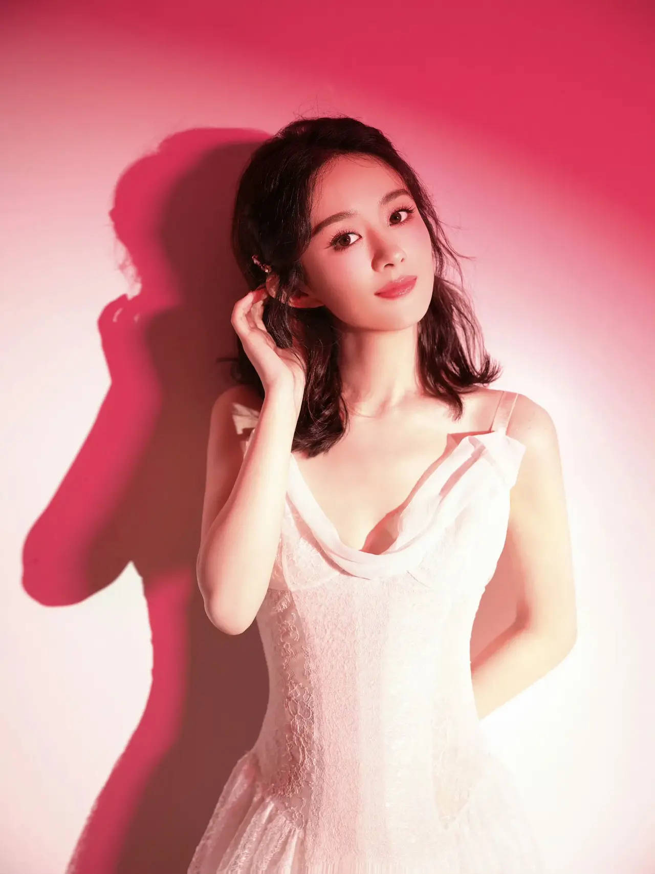 赵丽颖穿高定礼裙美得不可方物,好似落入凡间的精灵