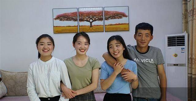 河南夫妻23年前生下龙凤四胞胎没钱抚养,如今有车有