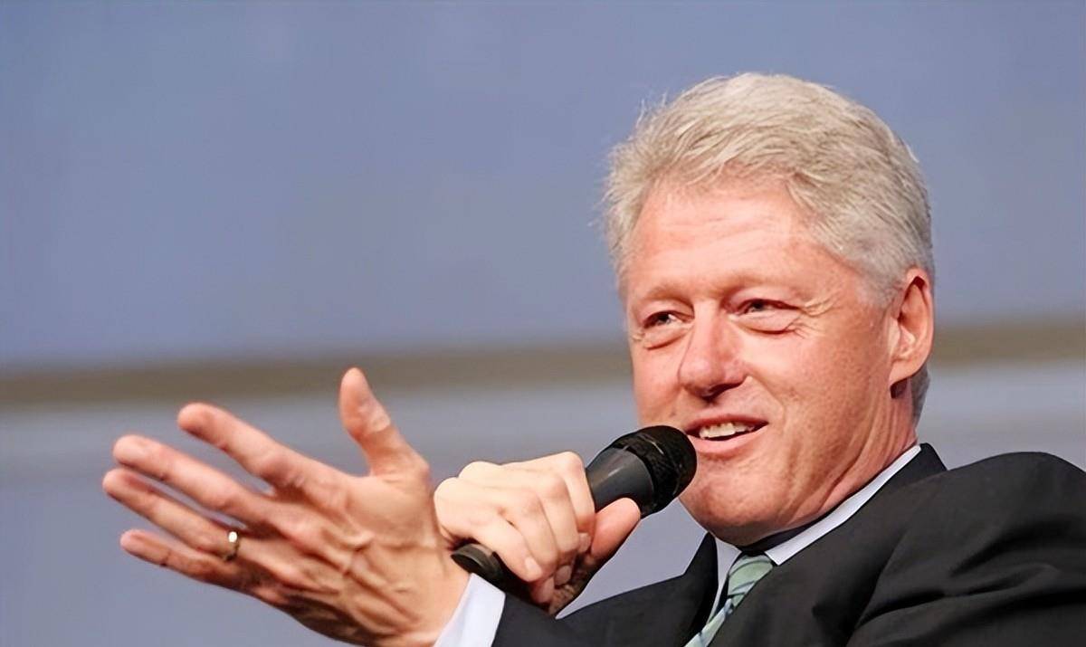 克林顿1998年访华,在北大回答学生提问,北大学生的问题问的好_演讲