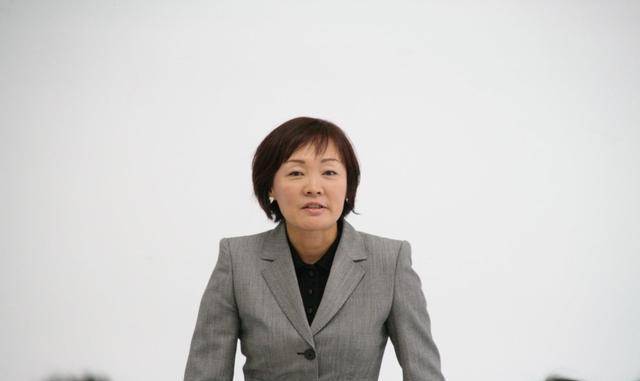 无法生育,又爱酗酒的安倍昭惠,为何还能被安倍晋三宠成公主?