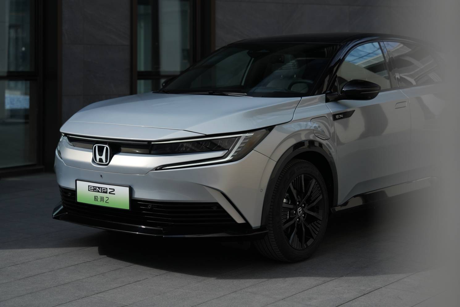 让设计展现纯粹之美,e:np2极湃2亮相即引爆市场_搜狐汽车_搜狐网