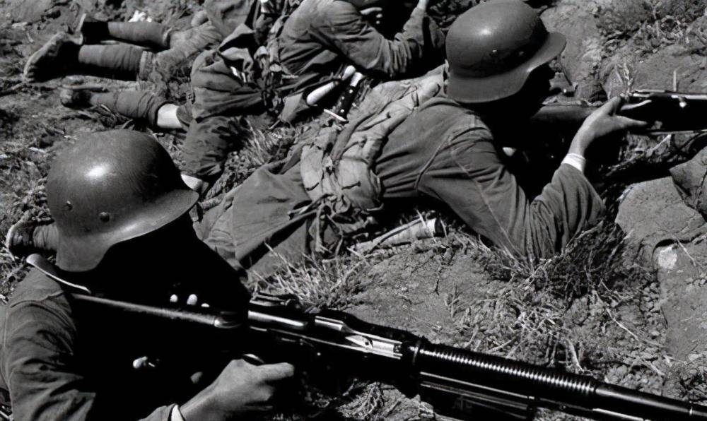 淮海战役打的有多惨,中野华野联手打国军王牌,把周围部队吓投降_兵团