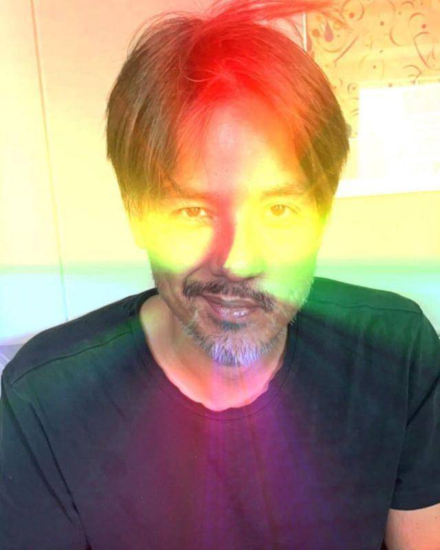 舒淇罕见秀恩爱,晒冯德伦帅照自言很孤独,撒娇甜喊:老公滚了!