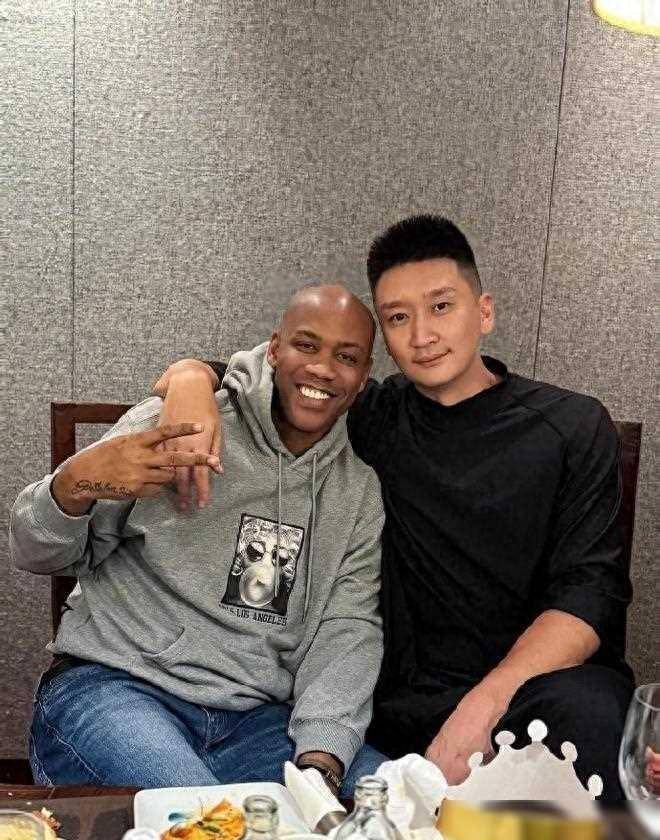 孙悦晒照为马布里庆生:这是我拍蛋糕生涯的滑铁卢_照片_视频_生日